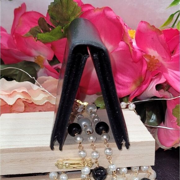 Authentic Salvatore Ferragamo Leather Card Holder - Picture 4 of 12